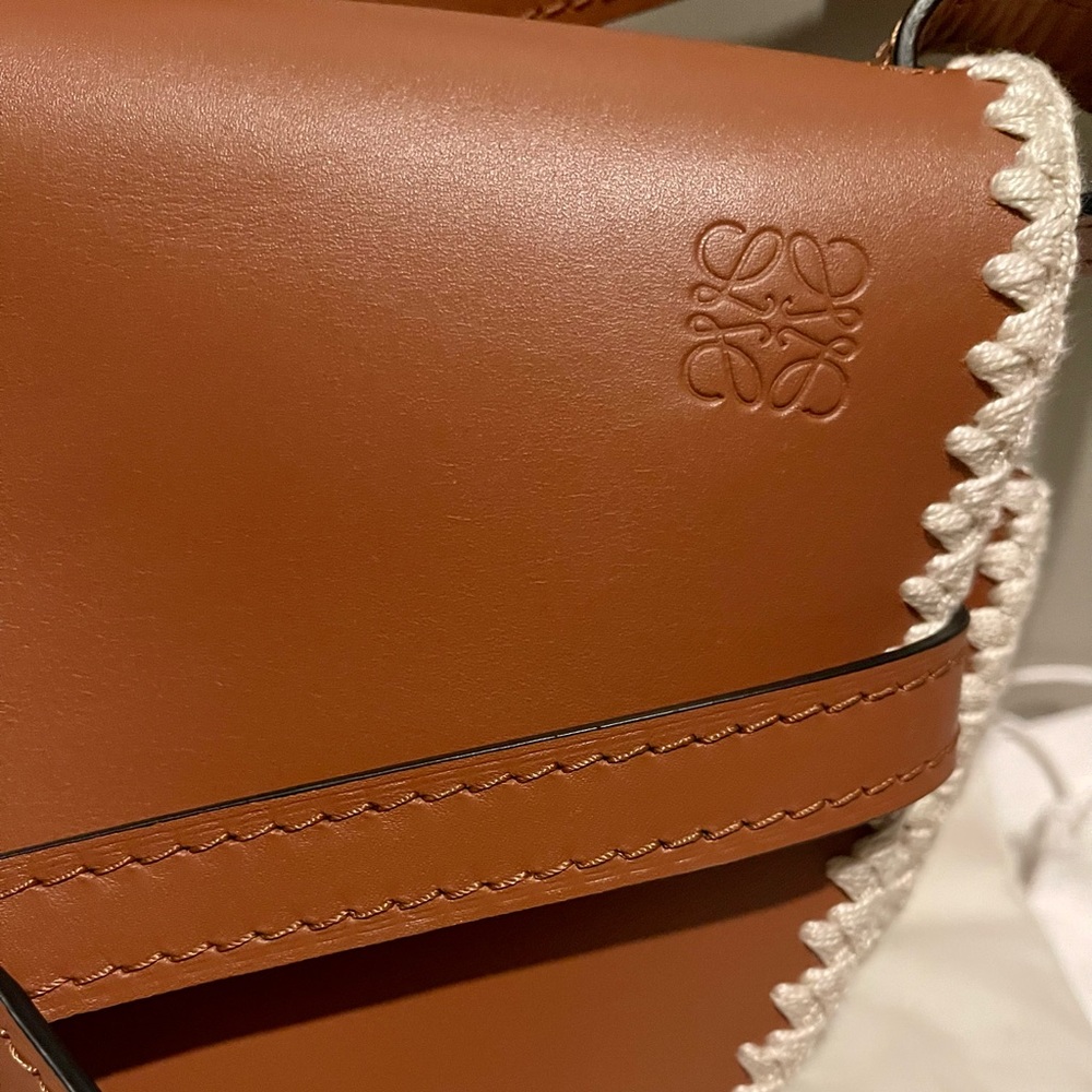 Loewe Tan and Cream Crossbody Bag - Picture 3 of 5
